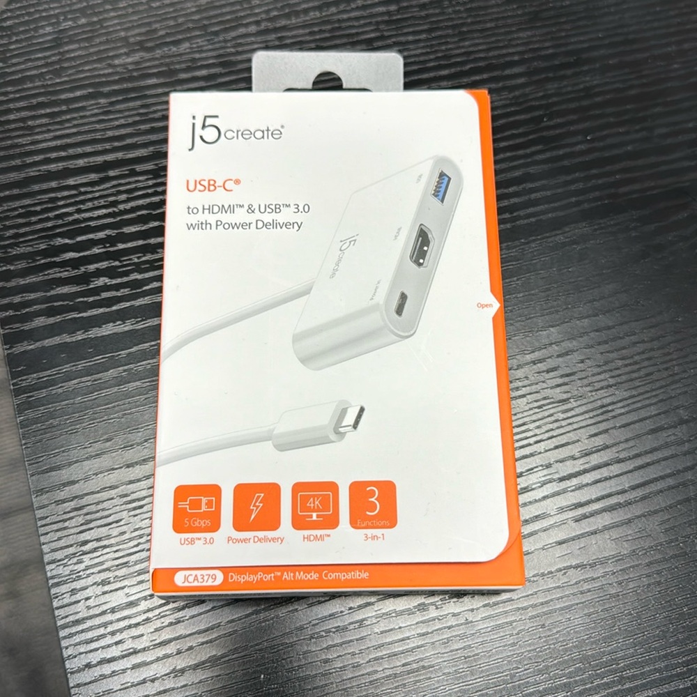 Brand New j5 create usb-c displayport